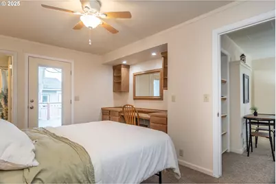 512 W Center St, Roseburg, OR 97471 - Photo 35