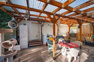 895 Glory Dr, Eugene, OR 97404 - Photo 7