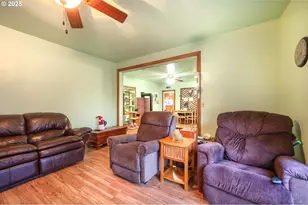 895 Glory Dr, Eugene, OR 97404 - Photo 5