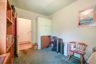 895 Glory Dr, Eugene, OR 97404 - Photo 9