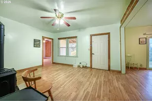 895 Glory Dr, Eugene, OR 97404 - Photo 9