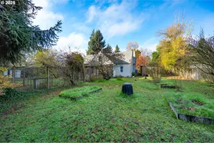 895 Glory Dr, Eugene, OR 97404 - Photo 21