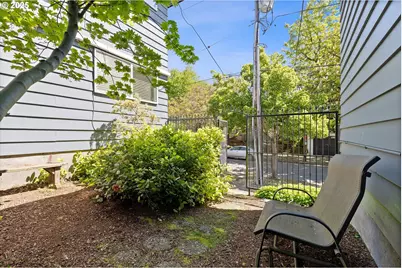 1823 NE Multnomah St, Portland, OR 97232 - Photo 21