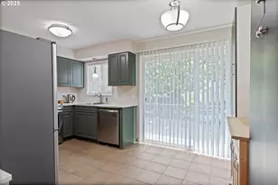 1823 NE Multnomah St, Portland, OR 97232 - Photo 9