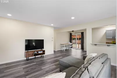 4220 SE 130th Ave, Portland, OR 97236 - Photo 5