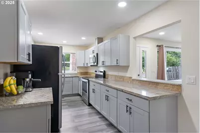 4220 SE 130th Ave, Portland, OR 97236 - Photo 7