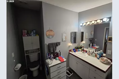 3200 Oak Terrace Dr #47, Lebanon, OR 97355 - Photo 15