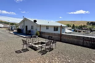 325 W Linden Way, Heppner, OR 97836 - Photo 3