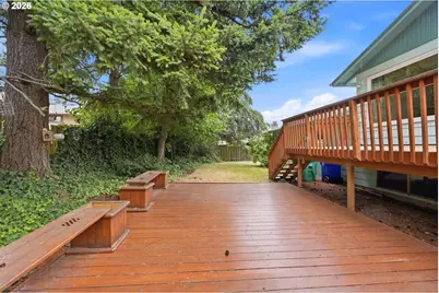 17610 NE Multnomah Dr, Portland, OR 97230 - Photo 9