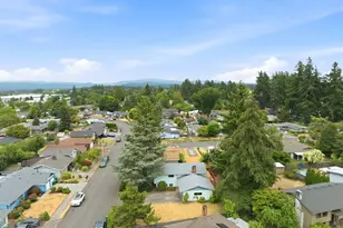 17610 NE Multnomah Dr, Portland, OR 97230 - Photo 5