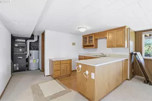 2040 N Country Club Dr, Canby, OR 97013 - Photo 33