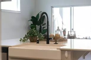 1127 W 15th St, La Center, WA 98629 - Photo 7