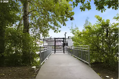 11694 N Island Cove Ln, Portland, OR 97217 - Photo 23