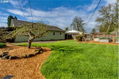 2125 W 19th Pl, Eugene, OR 97405 - Photo 7