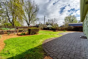 2125 W 19th Pl, Eugene, OR 97405 - Photo 5