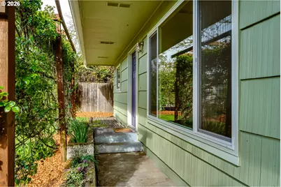 2125 W 19th Pl, Eugene, OR 97405 - Photo 3