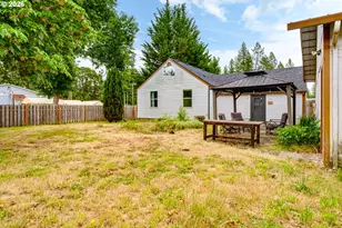24723 Warthen Rd, Elmira, OR 97437 - Photo 25