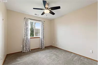 20794 Walnut St NE, Aurora, OR 97002 - Photo 27