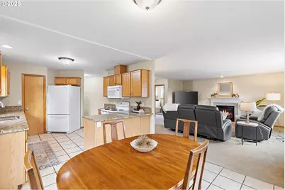 20794 Walnut St NE, Aurora, OR 97002 - Photo 11