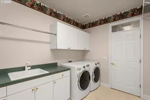 17634 Brookhurst Dr, Lake Oswego, OR 97034 - Photo 27