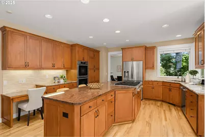 17634 Brookhurst Dr, Lake Oswego, OR 97034 - Photo 17