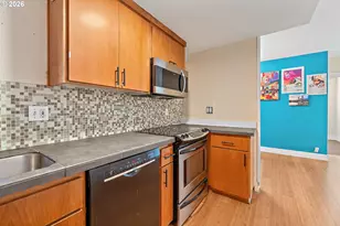 1829 NW Lovejoy St, Portland, OR 97209 - Photo 9