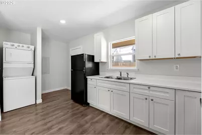 2807 E 24th St, Vancouver, WA 98661 - Photo 9