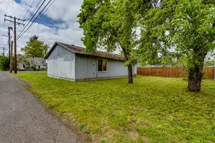 123 10th St, Springfield, OR 97477 - Photo 5