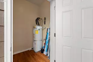 695 SE 197th Ave, Portland, OR 97233 - Photo 23