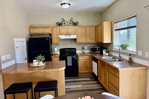 695 SE 197th Ave, Portland, OR 97233 - Photo 9