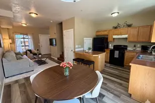 695 SE 197th Ave, Portland, OR 97233 - Photo 11