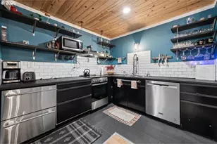 70548 E Mountain Dr, Rhododendron, OR 97049 - Photo 9