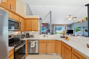 234 NE Riverview Dr, Cascade Locks, OR 97014 - Photo 17