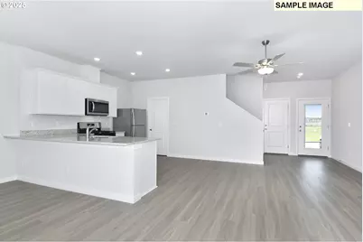 1233 Parkside Ave, Woodburn, OR 97071 - Photo 5