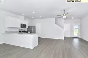 1233 Parkside Ave, Woodburn, OR 97071 - Photo 5