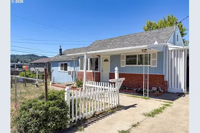 1726 NW Patricia St, Roseburg, OR 97471 - Photo 1