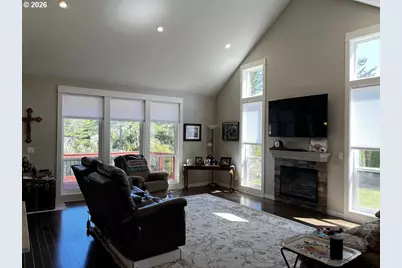 88097 Lake Point Dr, Florence, OR 97439 - Photo 11