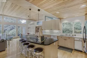 1000 Forest Meadows Way, Lake Oswego, OR 97034 - Photo 17