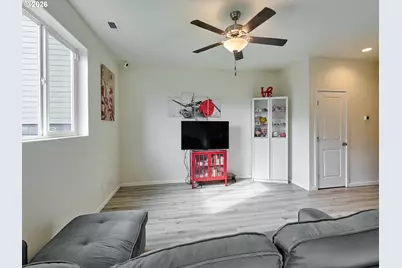 1986 NW 23rd St, McMinnville, OR 97128 - Photo 3