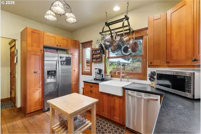 324 NE Hood St, White Salmon, WA 98672 - Photo 15