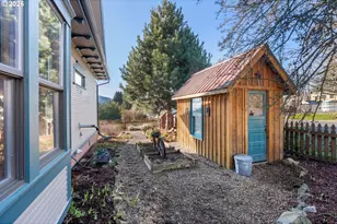 324 NE Hood St, White Salmon, WA 98672 - Photo 41