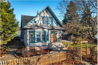 324 NE Hood St, White Salmon, WA 98672 - Photo 1