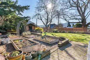 324 NE Hood St, White Salmon, WA 98672 - Photo 35