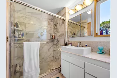 89610 Sea Breeze Dr, Warrenton, OR 97146 - Photo 29