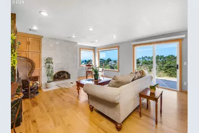 89610 Sea Breeze Dr, Warrenton, OR 97146 - Photo 15