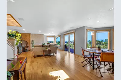 89610 Sea Breeze Dr, Warrenton, OR 97146 - Photo 9