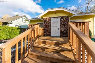 7532 N Heppner Ave, Portland, OR 97203 - Photo 3