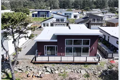 30408 Sawyer Way, Gold Beach, OR 97444 - Photo 33