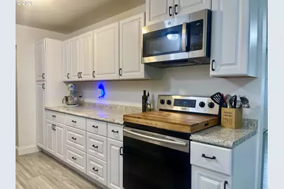 1802 Spruce St, Myrtle Point, OR 97458 - Photo 13