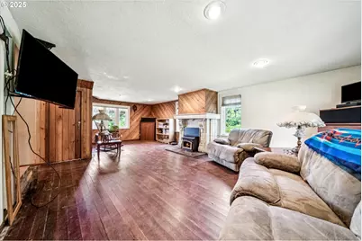 14604 Woodburn Monitor Rd, Woodburn, OR 97071 - Photo 11